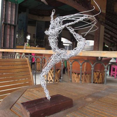 021escultura En Alambre